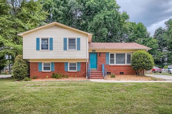 Primary Photo - 11308 Gladewater Dr, Matthews, NC, 28105