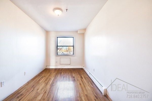 Foto del edificio - Wow! 3BR in Greenwood Heights!