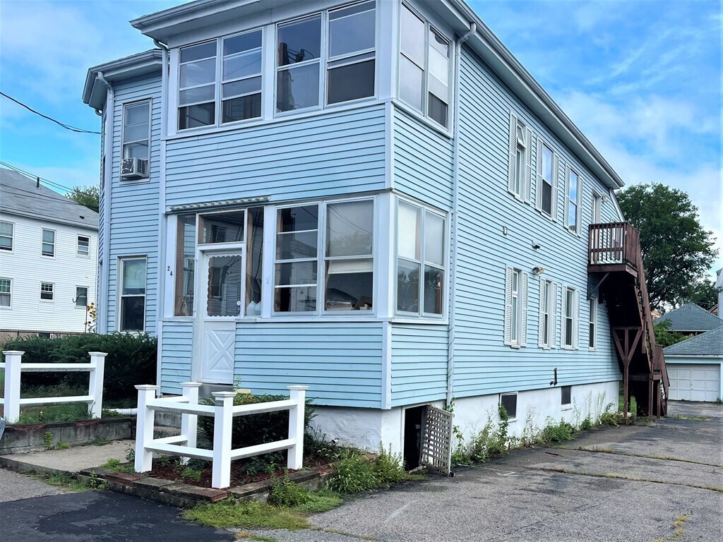 24 St John Ave Unit 1, Norwood, MA 02062 Room for Rent in Norwood, MA