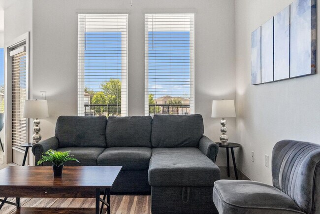 Foto del edificio - 12100 1/2 Ferrystone Glen Drive-SI ID1343252P