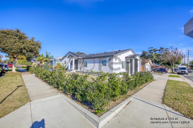 Building Photo - Unit A