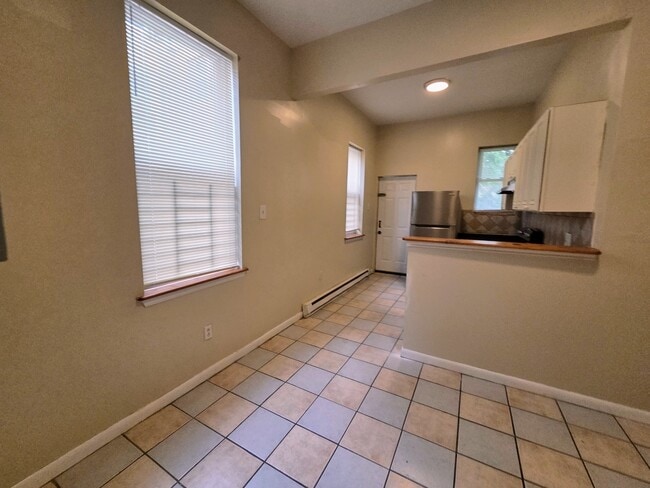 Photo - 1323 W Butler St-1st Floor Apartment