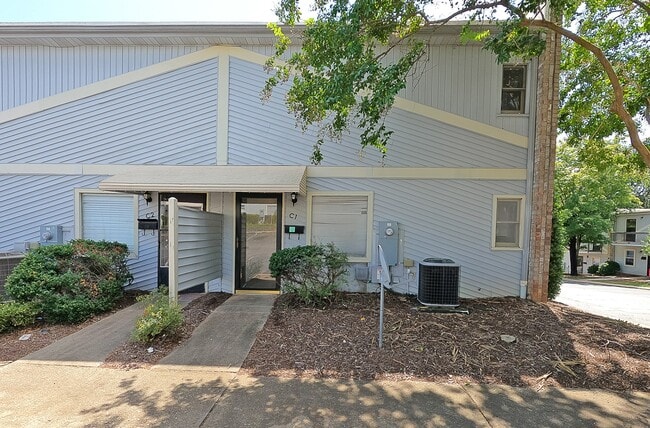 Building Photo - 3706 E North St