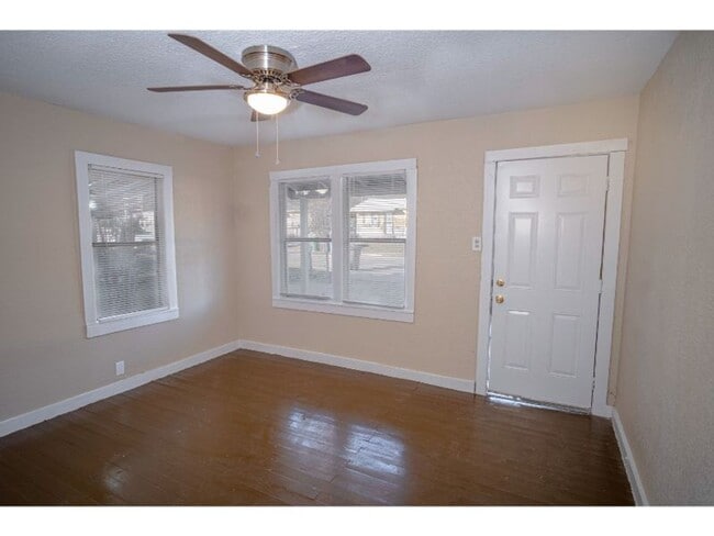 Building Photo - Amazing Newly Remodeled Home Near Downtown