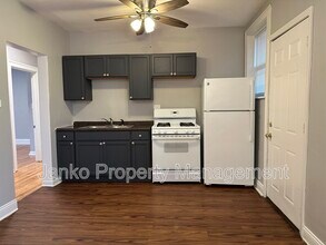 Building Photo - 5605 W Wabansia Ave