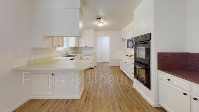 Building Photo - 1452 Victor Ave