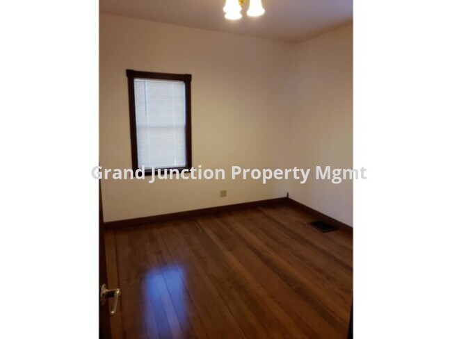 Foto del edificio - Cute, Remodeled Home near Downtown