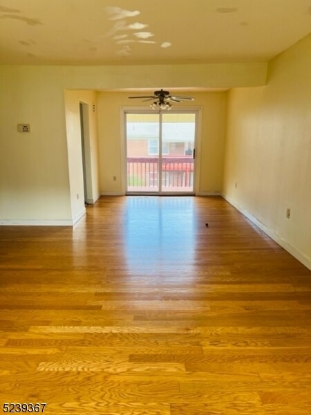 Foto del edificio - 67 Fox Hill Dr