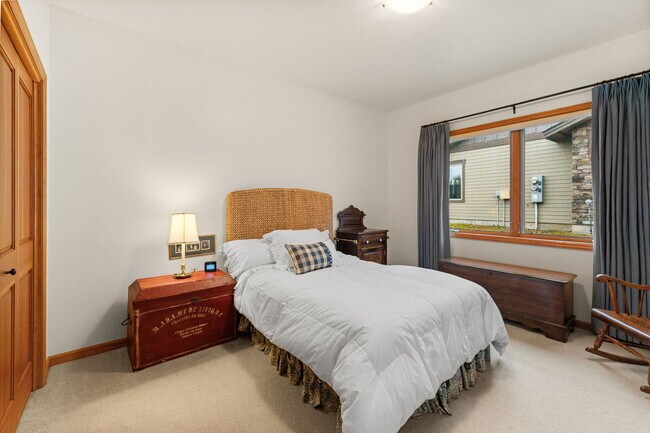 Foto del edificio - 3300 Graf St