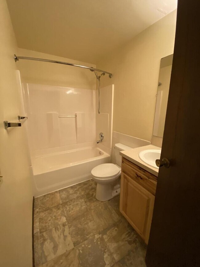 Foto del edificio - 2 bedroom in Seattle WA 98116