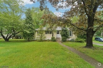 Building Photo - 953 Franklin Turnpike