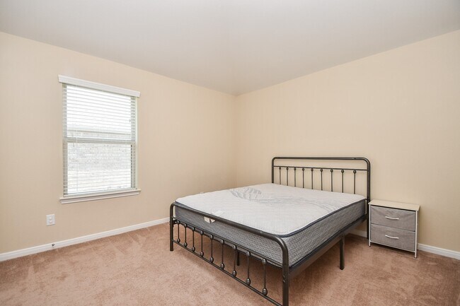 Foto del edificio - 4922 Harper River Ct