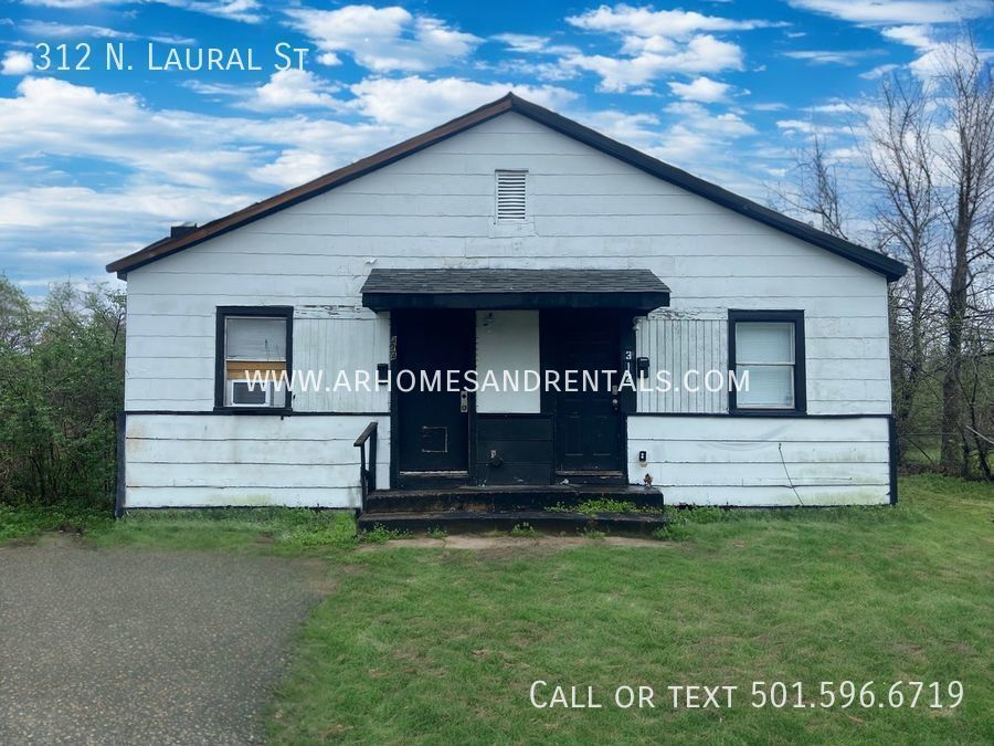 Primary Photo - 312 N. Laurel St | $550 | 2 beds, 1 full bath