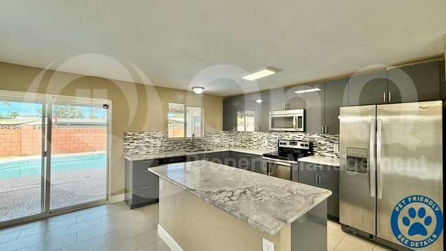 Building Photo - 1320 E Orchid Ln