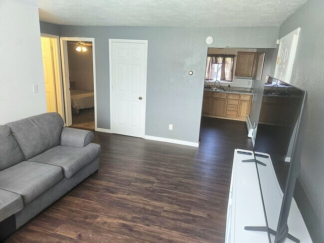 Foto del edificio - 1300 14th Ave NW