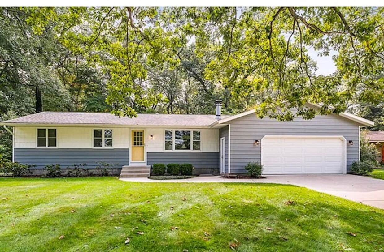 Foto principal - 15858 Lake Ave