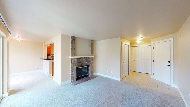 Foto del edificio - Gold Pointe condo!  2 Bed, 2 Bath Condo w/2 parking spaces, MOVE IN SPECIAL - Available NOW!