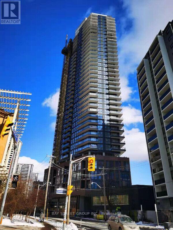 Building Photo - 159 Wellesley St E