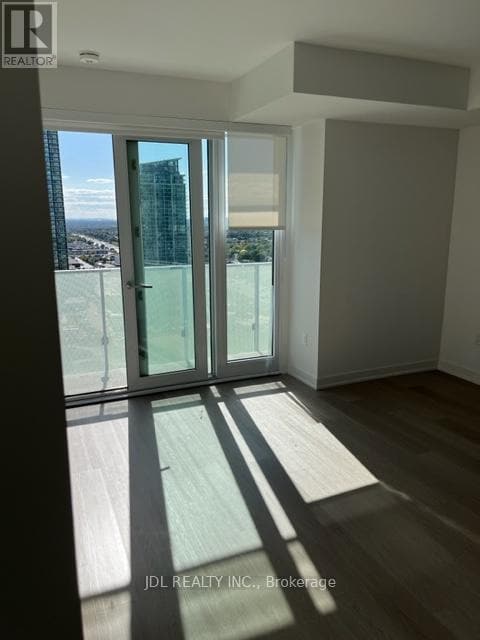 Photo du bâtiment - 3883-3883 Quartz Rd