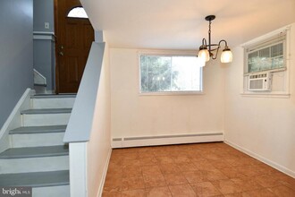 Building Photo - 14105 Robinson Ct