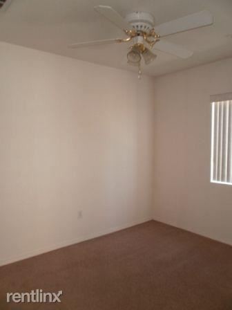 Building Photo - 2 br, 2 bath Townhome - 1579 Courtney Pl