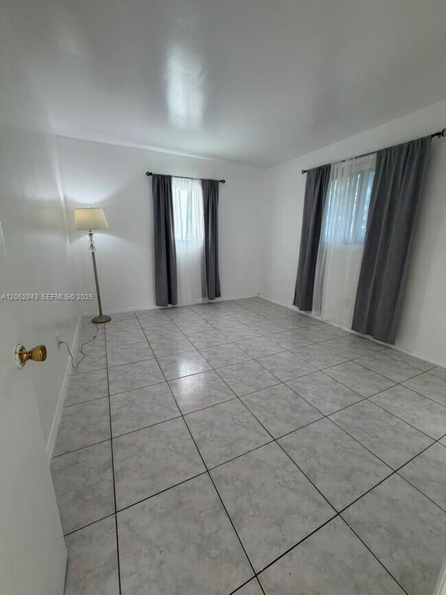 Foto del edificio - 415 SW 16th Ct