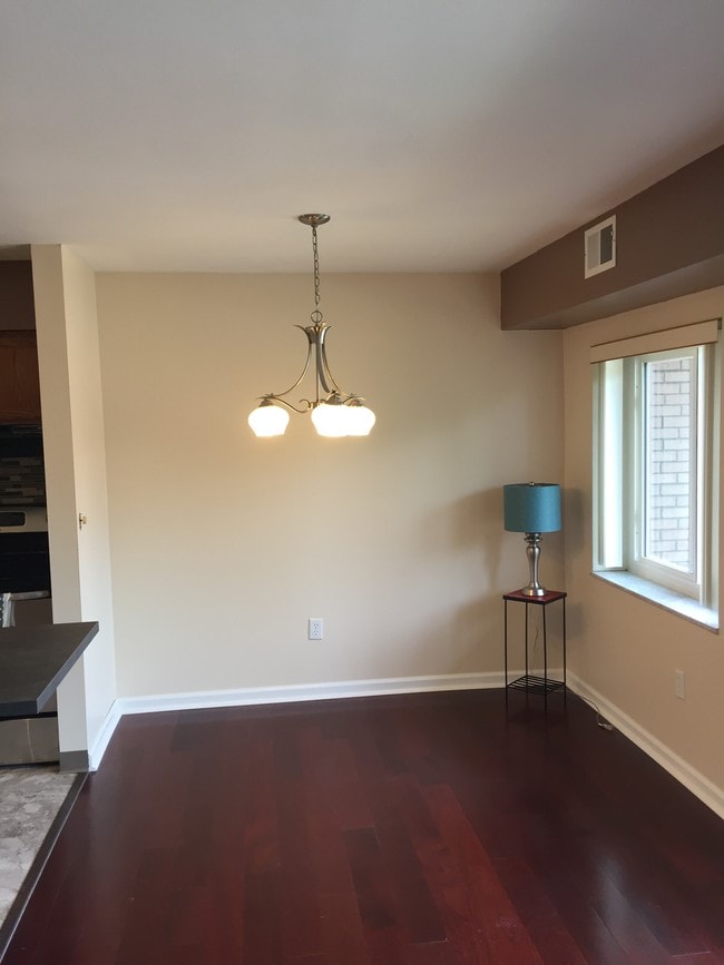 dining area - 8179 Ohio River Blvd