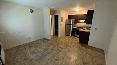 Building Photo - 2400 SW 42nd Ave