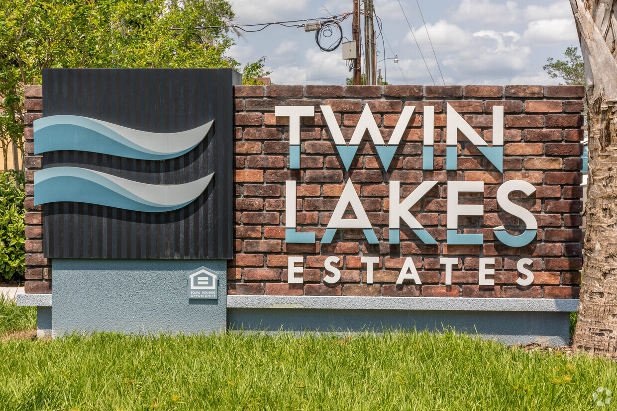 Foto principal - Twin Lakes Estates I