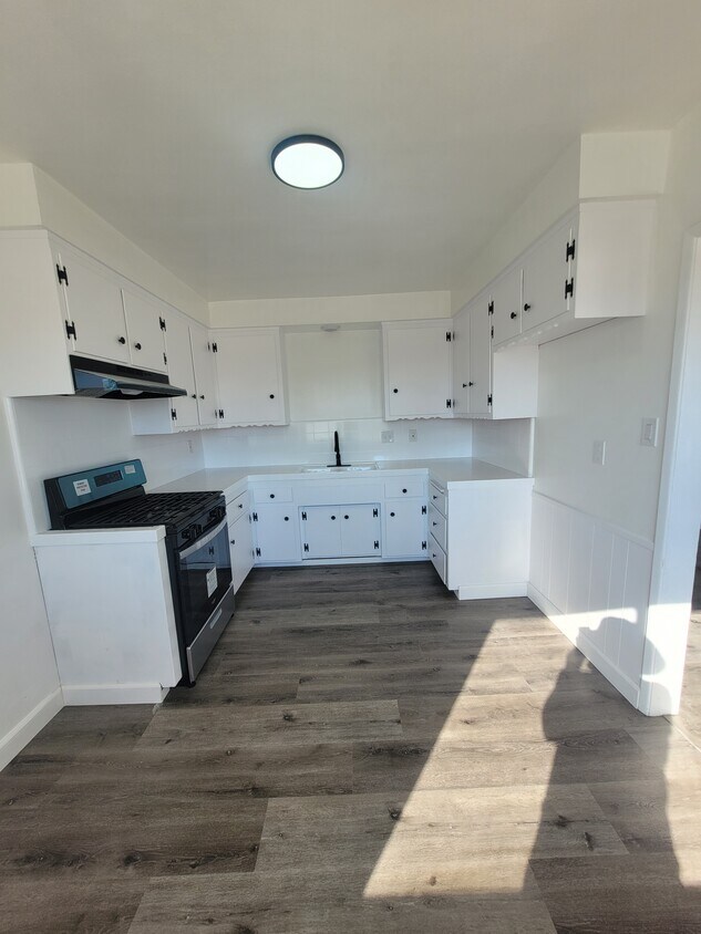 Foto principal - 10926 Acacia Ave
