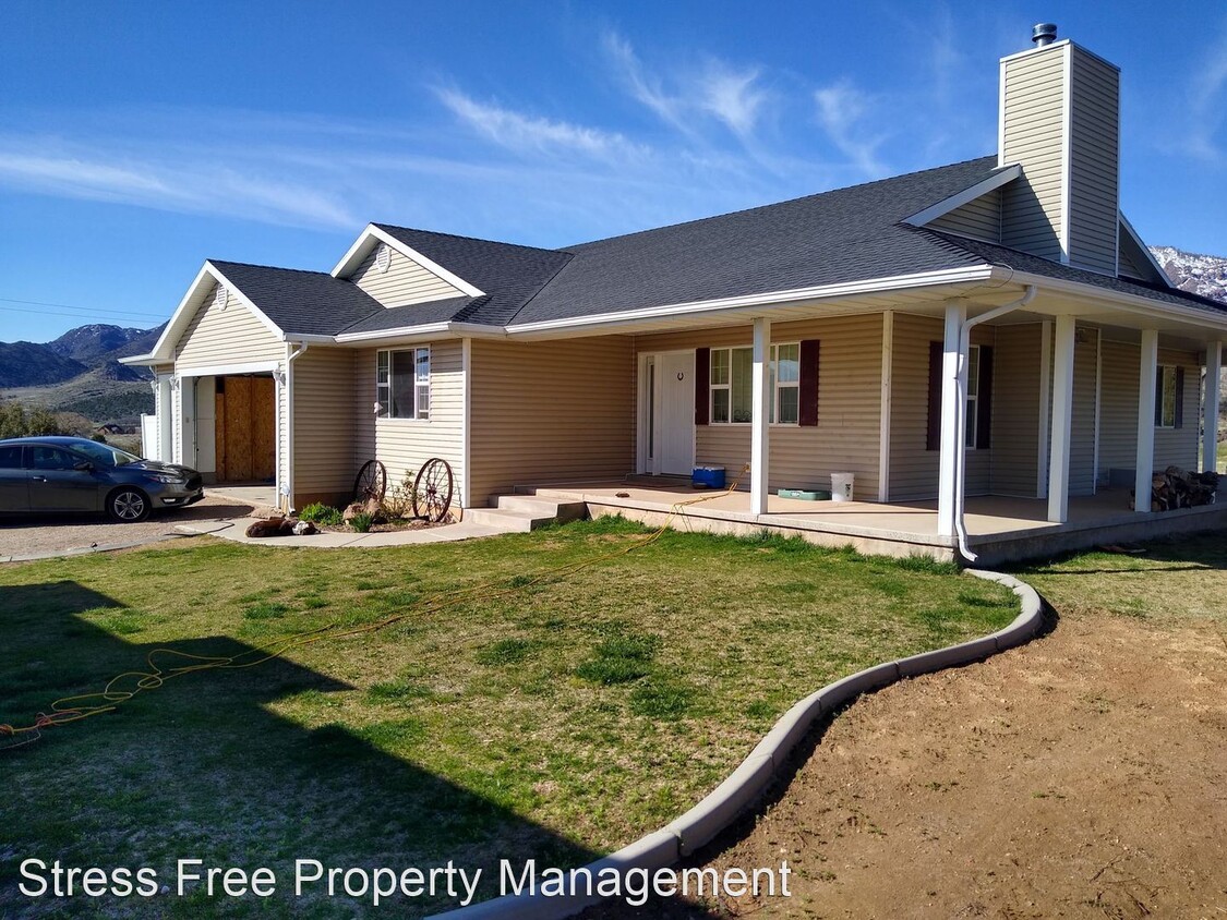 Primary Photo - 3 br, 3 bath House - 443 North Harmony Drive