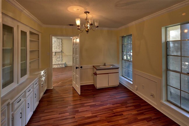 Building Photo - 5903 Green Springs Dr