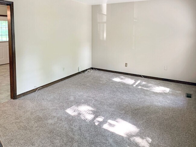 Foto del edificio - Beautiful 4 Bedroom, 2 Bathroom Cape in Ch...