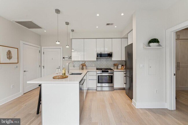 Foto del edificio - 1745 N St NW