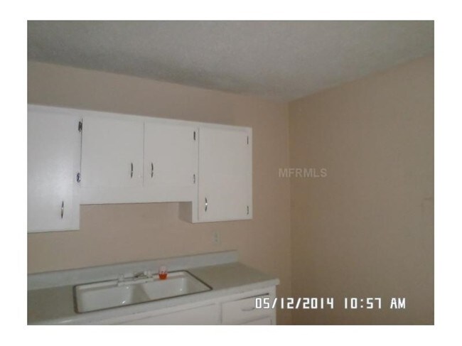 Building Photo - 1811 Hacienda Way