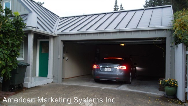 Building Photo - 200 Selby Ln