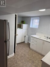 Building Photo - 41 Coomer Crescent