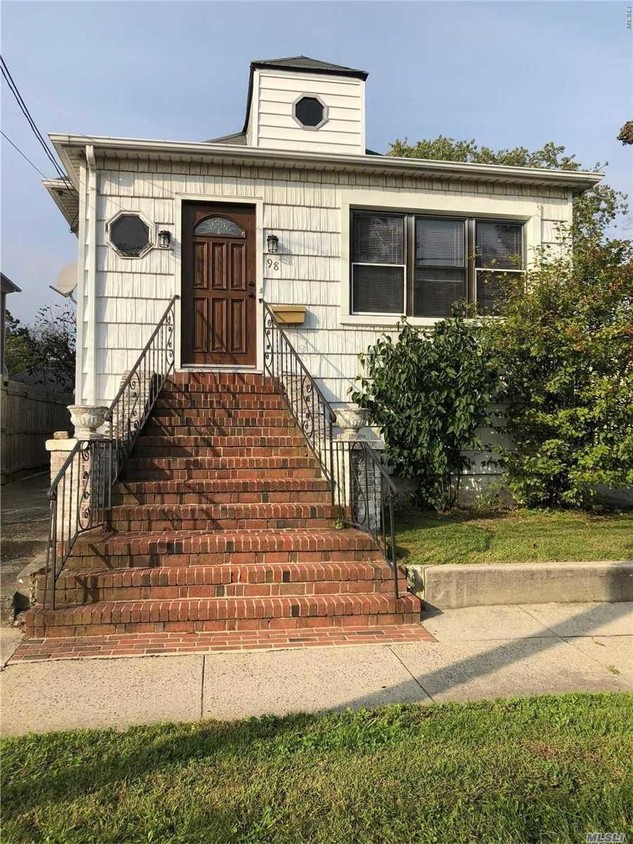 Primary Photo - 98 W Windsor Pkwy