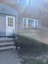 Building Photo - 7 Wedgewood Dr