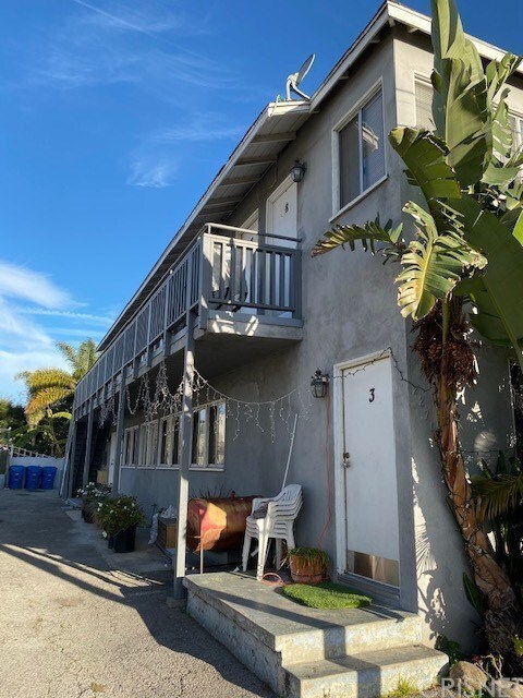 Building Photo - 2270 S Barrington Ave