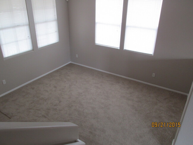 Building Photo - 3 Bedroom with Loft inside Southern Views ...