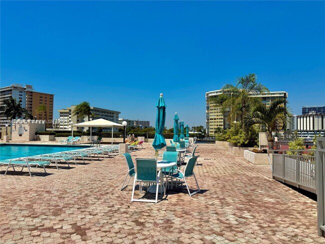 Foto del edificio - 1865 S Ocean Dr