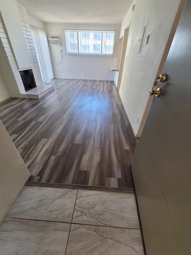 LIVING AREA - 7111 Woodley Ave