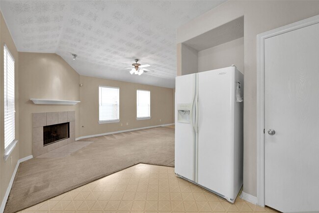 Building Photo - 5046 Willow Point Dr