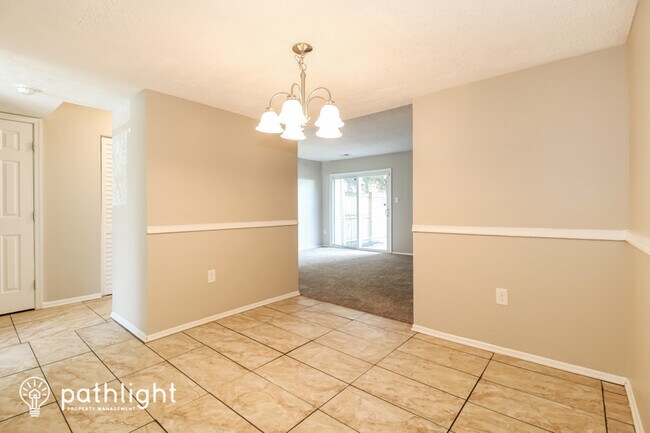 Building Photo - 1051 Dorset Dr
