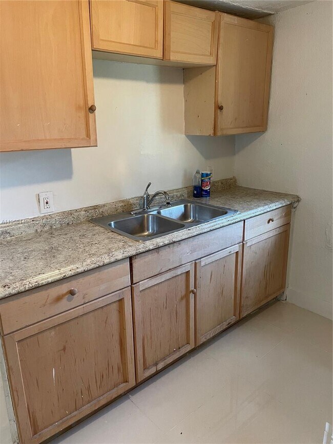 Foto del edificio - 7675 NW 16th Ave