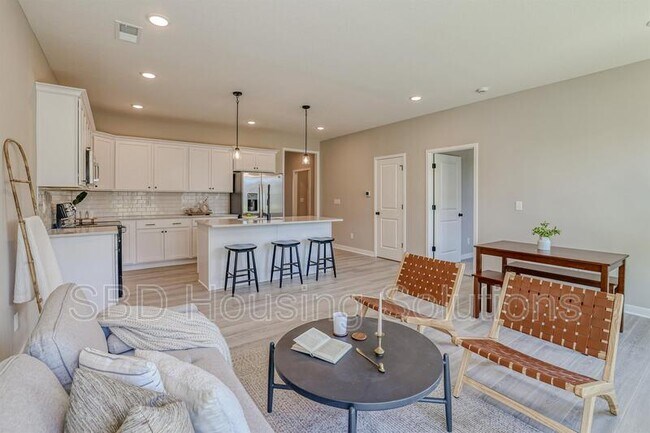 Building Photo - 27402 E Oak View Dr