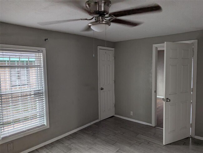 Building Photo - 3203 Eastex Fwy