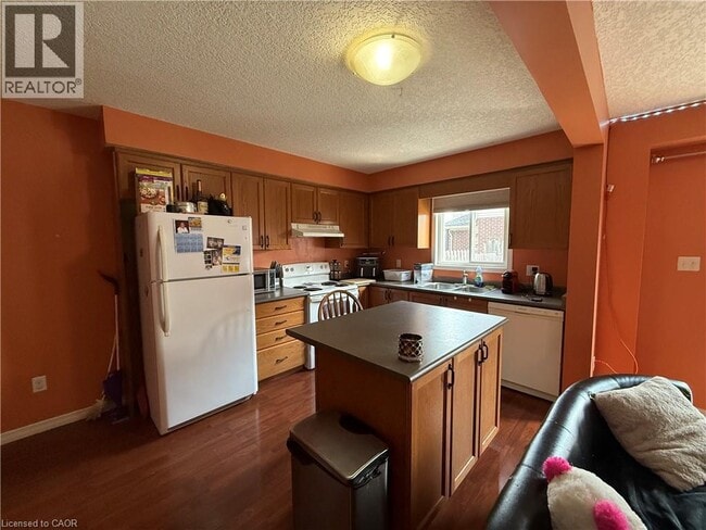 Building Photo - 129 Windale Crescent