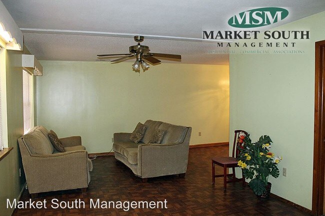 Foto del edificio - 102 Cedar Grove Rd